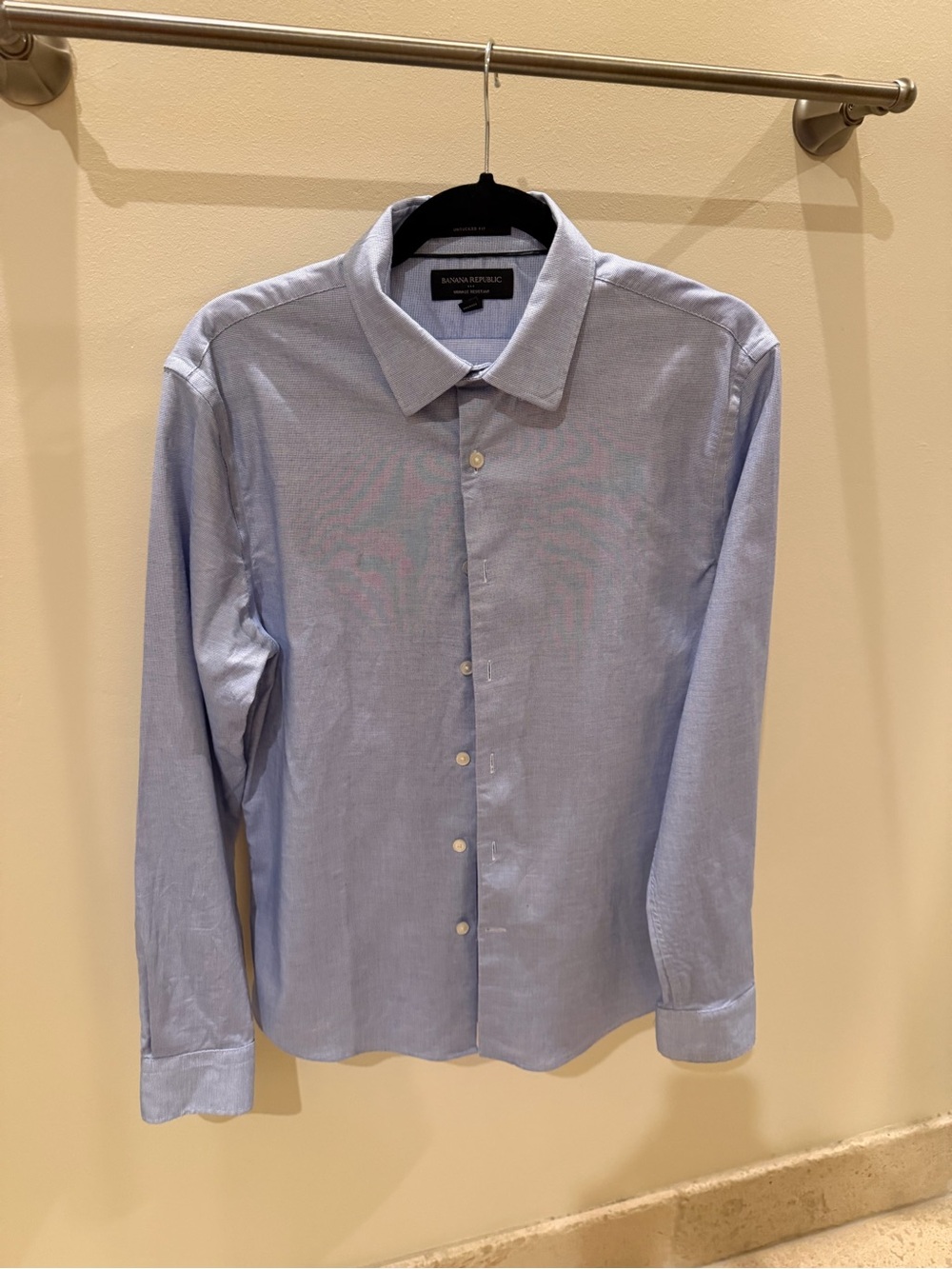 Banana Republic Men's Pale Blue Button-Down Dress Shirt